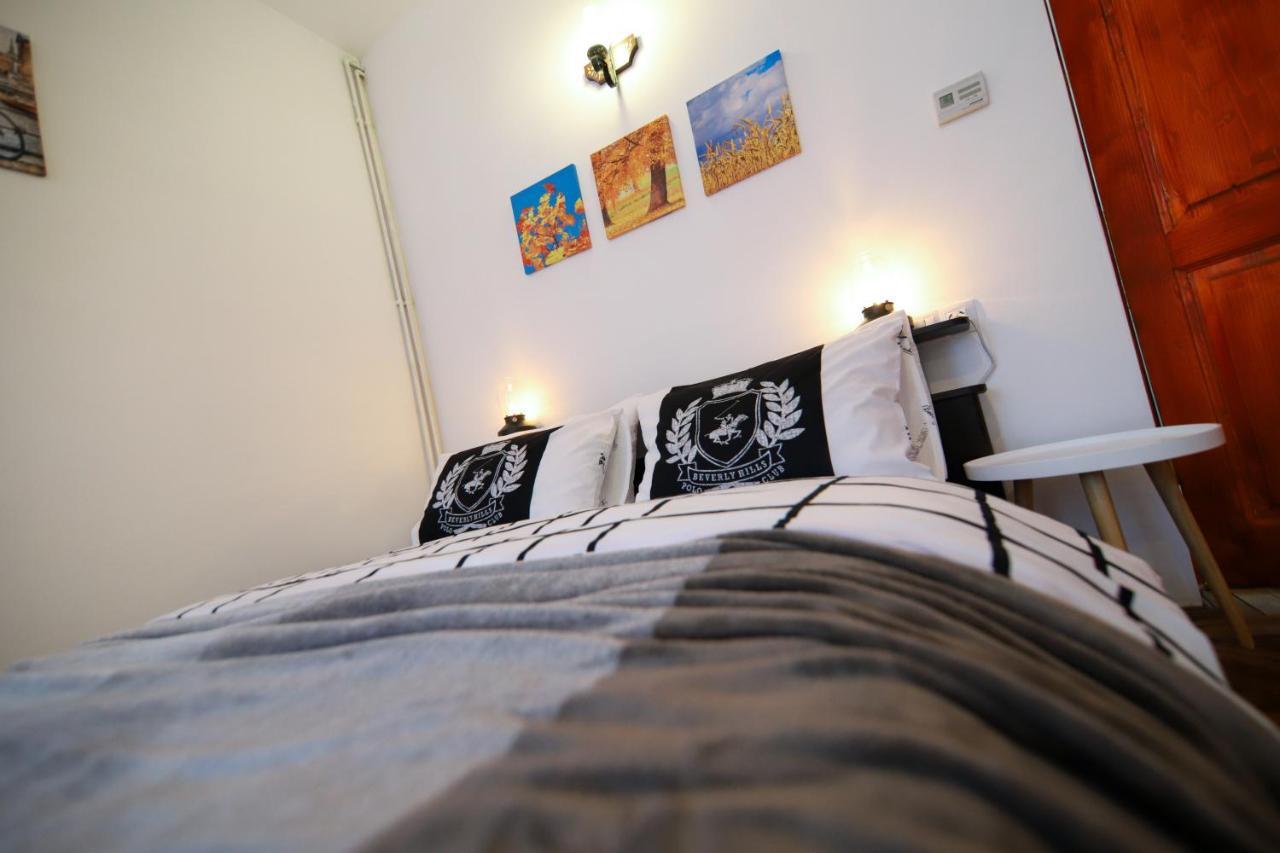 June Studio Apartman Brassó Kültér fotó