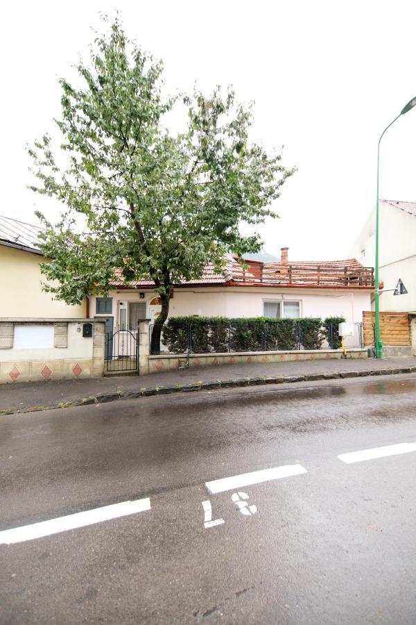 June Studio Apartman Brassó Kültér fotó
